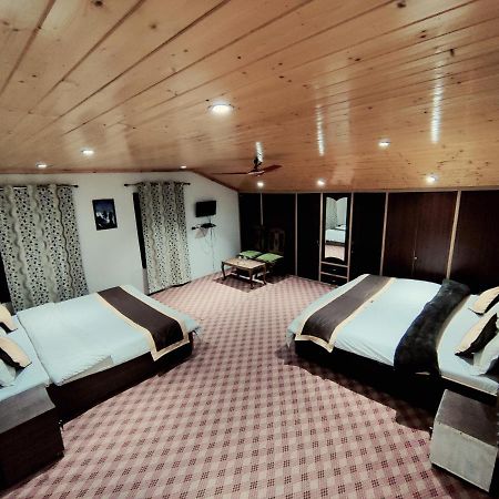 Sheesha Residency Otel Srīnagar Dış mekan fotoğraf