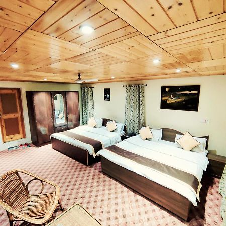 Sheesha Residency Otel Srīnagar Dış mekan fotoğraf