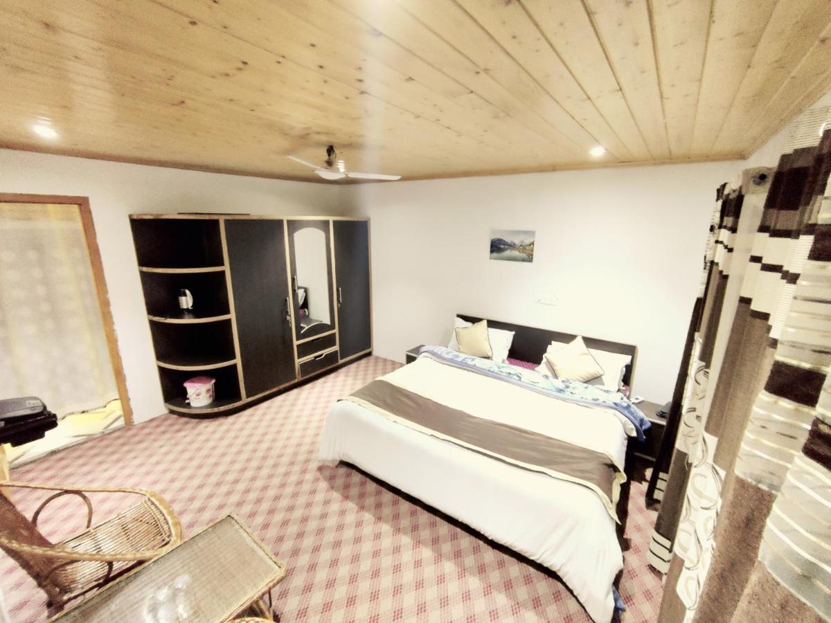 Sheesha Residency Otel Srīnagar Dış mekan fotoğraf
