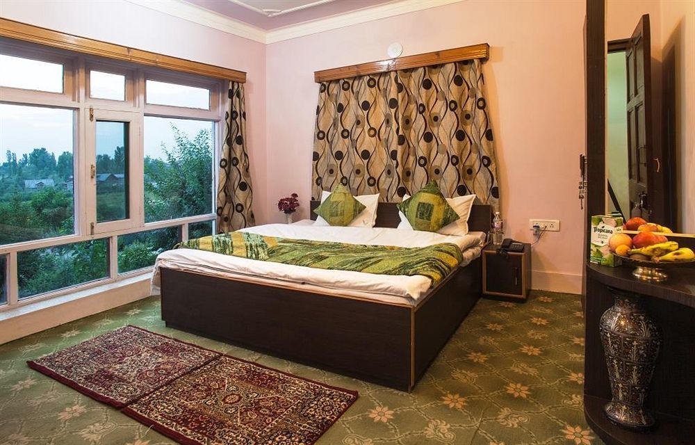 Sheesha Residency Otel Srīnagar Dış mekan fotoğraf