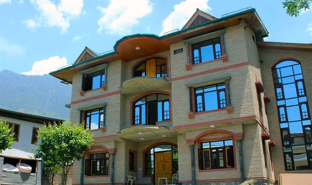 Sheesha Residency Otel Srīnagar Dış mekan fotoğraf